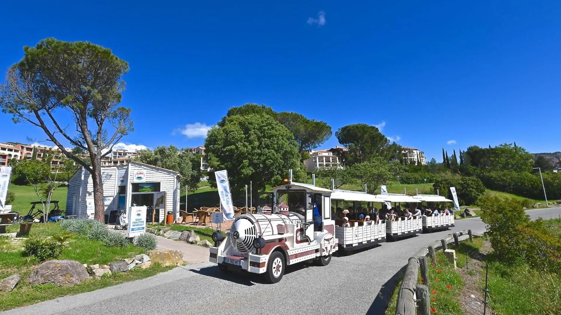 Saint-Raphaël Apartment Village Cap Esterel - Le Village-1 By Interhome